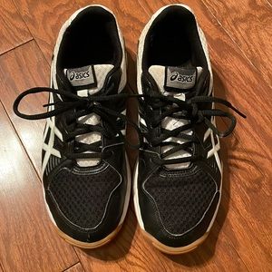 ASICS VOLLEYBALL SHOES size 8